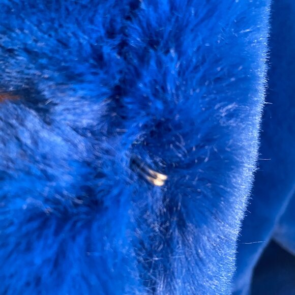 COBALT BLUE FAUX SOFT FUR JACKET by PRETTY LITTLE THING - Picture 4 of 10